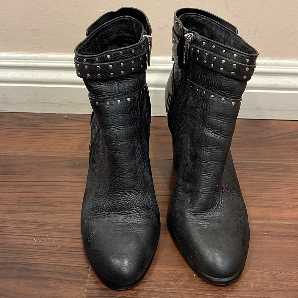 Vince camuto bootie leather